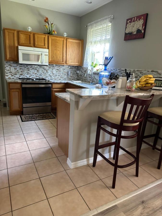 Quiet Room In A Family Home Lehigh Acres Εξωτερικό φωτογραφία