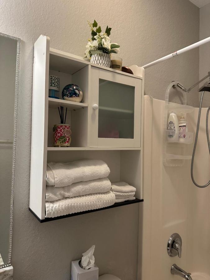 Quiet Room In A Family Home Lehigh Acres Εξωτερικό φωτογραφία