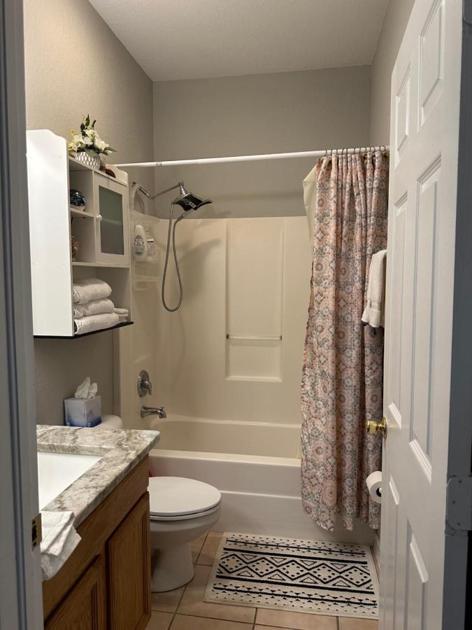 Quiet Room In A Family Home Lehigh Acres Εξωτερικό φωτογραφία