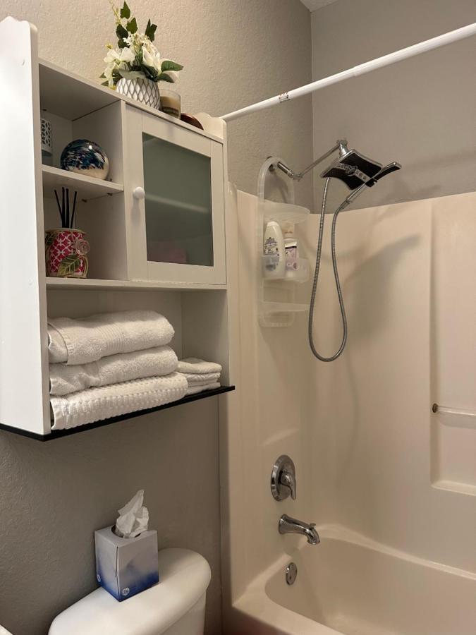 Quiet Room In A Family Home Lehigh Acres Εξωτερικό φωτογραφία