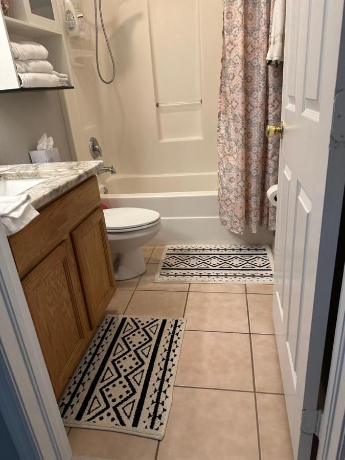 Quiet Room In A Family Home Lehigh Acres Εξωτερικό φωτογραφία